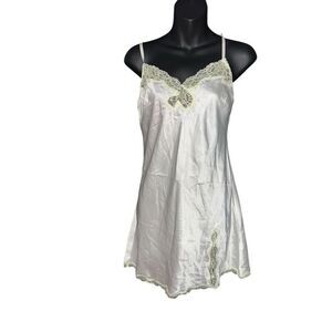 Beautiful Victoria's Secret Lace chemise dress Babydoll size large S/P cream mul